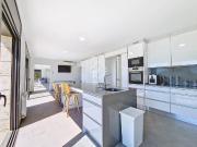 Exclusiva villa en primera línea de mar con 5...