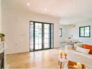 Exclusiva villa en Villamartín con jardín, solárium y...