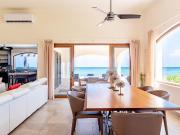 ¡Exclusiva Villa Frente al Mar en Playa del Carmen! Lujo...