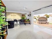 Exclusiva villa independiente con múltiples espacios...