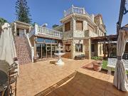 Exclusiva villa independiente con vistas al mar