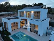 Exclusiva Villa Independiente En Alfaz Del Pí Descubra...