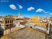 Exclusiva vivienda en esquina con mirador y terraza en...