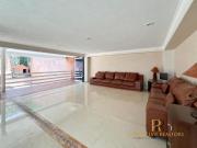 EXCLUSIVA Y AMPLIA CASA CON ALBERCA. DEL VALLE CENTRO