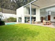 Exclusiva y Moderna Casa en Condominio en Venta