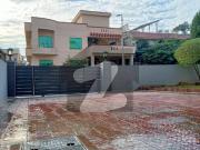 Exclusive E 11/3 Family Home | Street End Privacy | 4...
