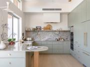 Exclusive Harbourside Setting with Spectacular Views