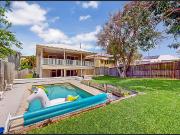 Exclusive Luxury Estate on 1 Acre A Rare Family...