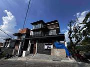 Exclusive Mansion with Roof Deck, Bar & Gym in Prime QC...