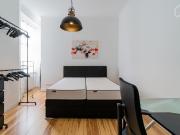 Exclusive newly renovated 2 rooms apartment in Berlin...