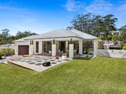 Exclusive single level family retreat on 1,271sqm