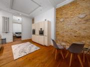 Exclusive, sunlit period apartment in prestigious...