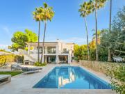 Exclusive villa in residential area located between golf...
