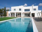 Exclusive villa located in a residential area near...
