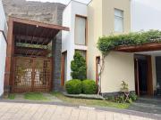 Exclusividad, confort y naturaleza en La Planicie – La...