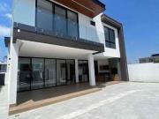 Exclusividad y Confort – Casa Nueva en Isla Mocolí