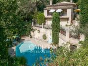 Exclusivite à Saint Paul de Vence: Charmante villa...
