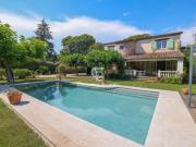 EXCLUSIVITÉ BAISSE DE PRIX SPACIEUSE VILLA PROVENÇALE...