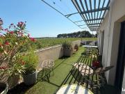 EXCLUSIVITÉ CARRÉMENT IMMO Esprit villa sur le toit aux...