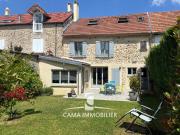 Exclusivité. Maison de village ancienne avec beaucoup de...