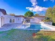 Exclusivité ! Propriété contemporaine sur 3 992 m² de...