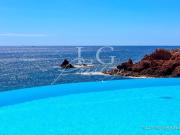 Exclusivité. Vue mer, pieds dans l'eau