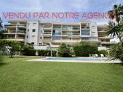 EXCLUSIVITE/MAGNIFIQUE 2 PIECES EN DERNIER ETAGE PISCINE