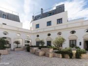 Exclusivo Apartamento de dois quartos em antigo Palcio...