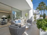 Exclusivo ático en primera línea de playa en Puente Romano