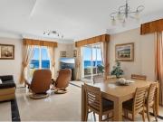 Exclusivo Ático en Primera Línea de Playa – Vistas...