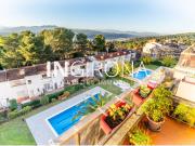 Exclusivo ático reformado en Montjuïc con vistas...