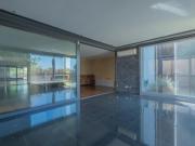Exclusivo bajo con jardín y piscina privada en El...