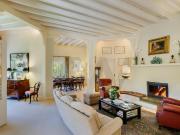 Exclusivo Chalé Octogonal dos Anos 40 no Coração do...