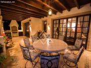 Exclusivo chalet adosado reformado con jardín y piscina...