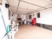 Exclusivo chalet con piscina a 50 metros del mar en...