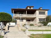 Exclusivo chalet en Panxón, espacio y lujo a cinco...
