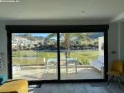 ¡Exclusivo chalet en primera línea del campo de golf...