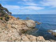 EXCLUSIVO CHALET EN URBANIZACIÓN PRIVADA FRENTE AL MAR...