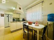 Exclusivo chalet urbano de dos plantas con amplias...