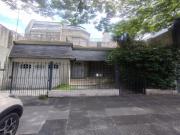 EXCLUSIVO COMERCIAL CASA DE 5 AMBIENTES CON AMPLIO PATIO...