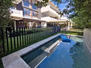 EXCLUSIVO DEPARTAMENTO CON JARDIN Y PISCINA