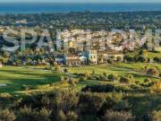Exclusivos Terrenos con Vistas al Mar y al Golf en Cádiz
