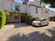 EXCLUSIVA CASA CON JARDIN EN VENTA COL FLORIDA