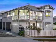 EXECUTIVE 3 BEDROOM TOWNHOME IN POPULAR GREENSLOPES