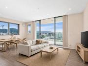 Executive CBD apartment with stunning city views
