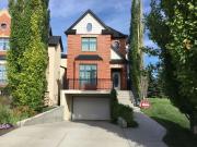 Executive House Inner City Fantastic City and Mountain View