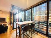 Executive Manhattan Sophistication in the City Centre