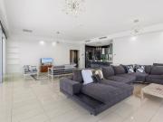 EXECUTIVE PENTHOUSE APARTMENT WITH UNINTERRUPTED OCEAN &...