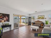 EXECUTIVE RESIDENCE IN PREMIER LOCATION