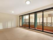 Executive Style Apartment in Martin Place
